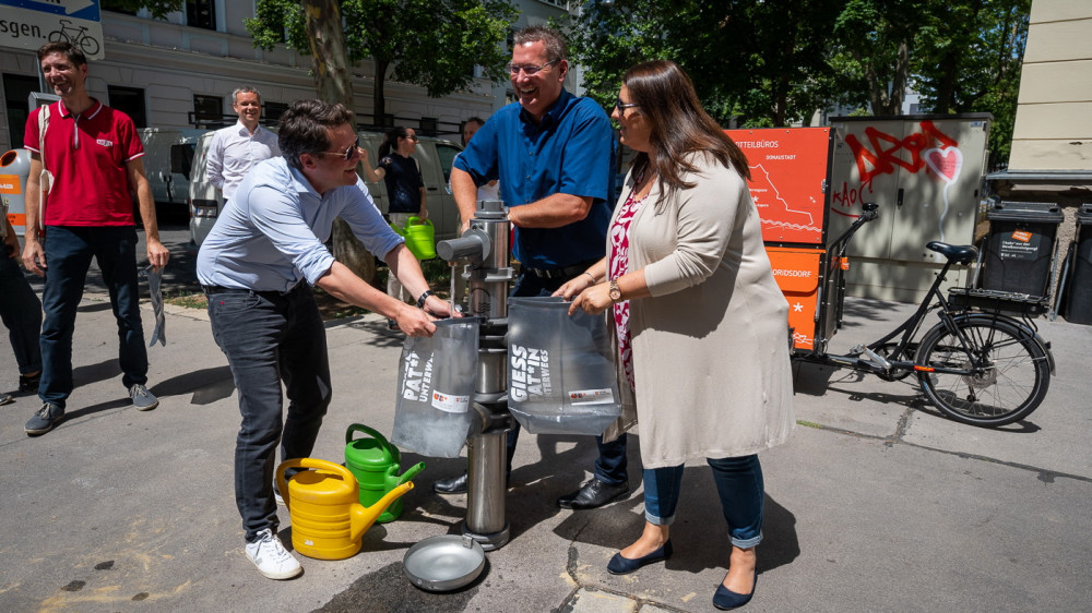 Pokroviteljstvo za zalivanje gradskih stabala